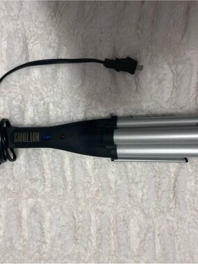 HOT TOOLS Silver Triple Barrel Waver - Black Handle